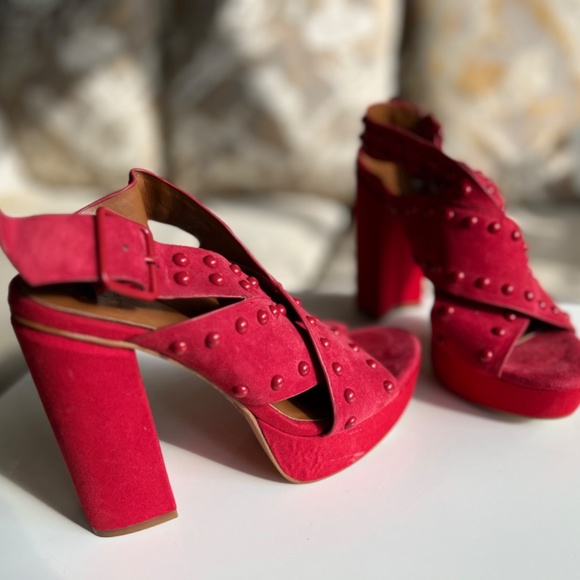 Halston, size 6, red suede leather platform - Picture 2 of 4